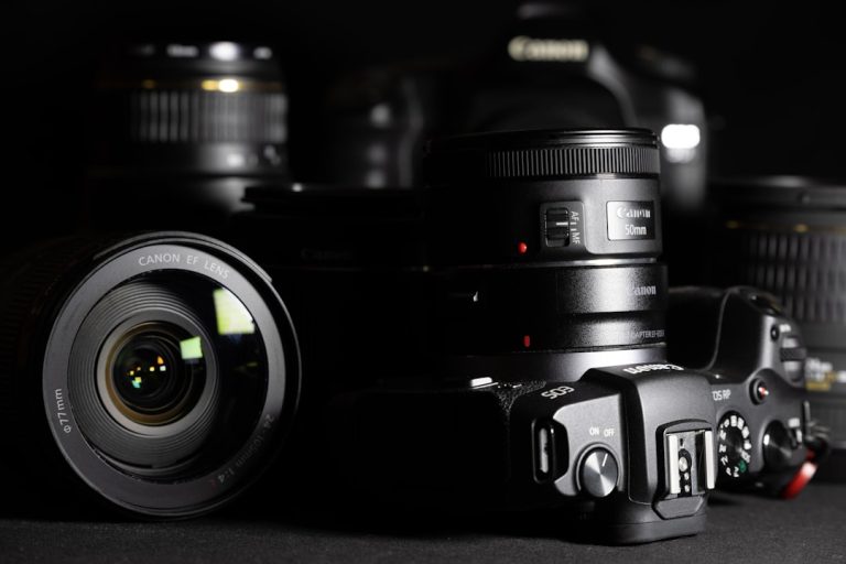 Capturing Moments: A Guide to Choosing the Right Photography Gear